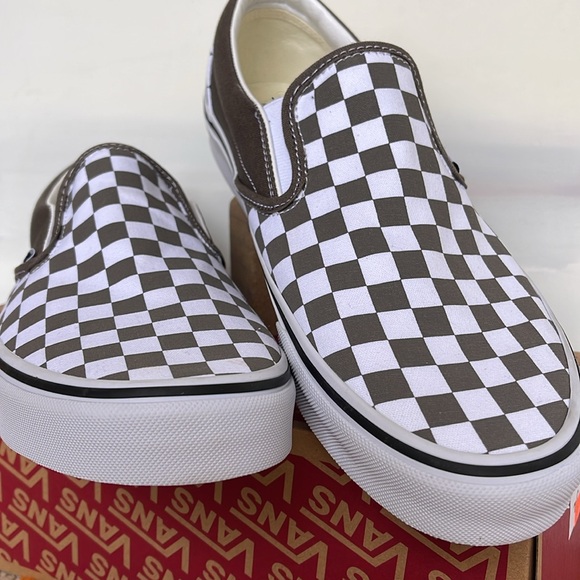Vans WMNS Classic Slip-On
Color Theory Checkerboard Bungee 
VN000BVZ9JC
Sneakers - Picture 8 of 16